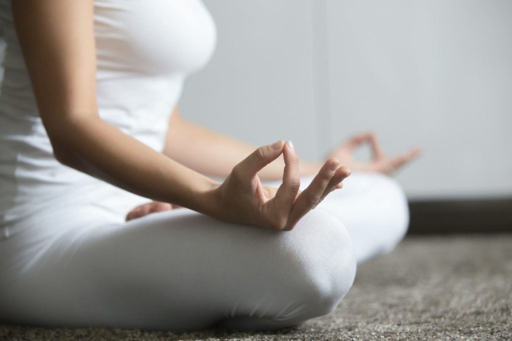 medytacja w dbaniu o zdrowe stawy